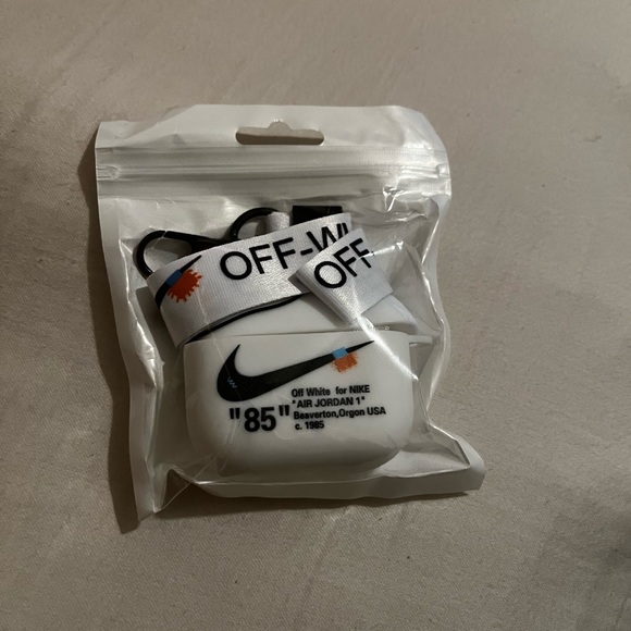 Nike AirPod Cases - Picture 7 of 16